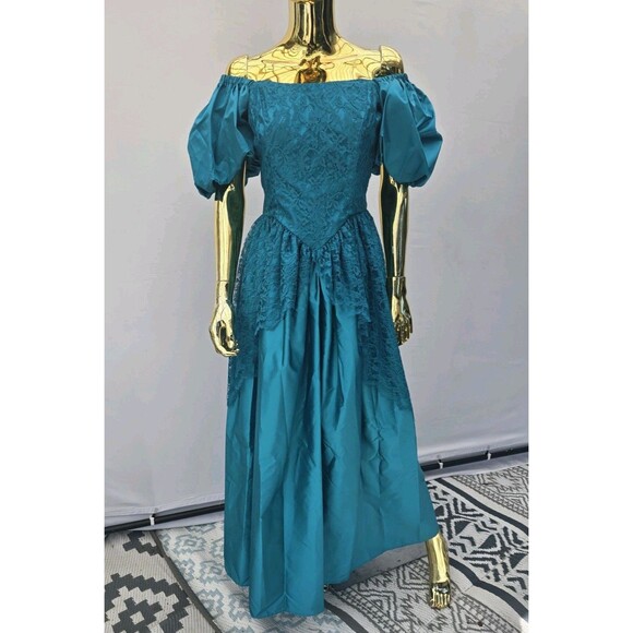 Loralie Dresses & Skirts - VTG 80s Loralie Blossoms Puff Sleeve On Off Shoulder Lace Dress 12 M